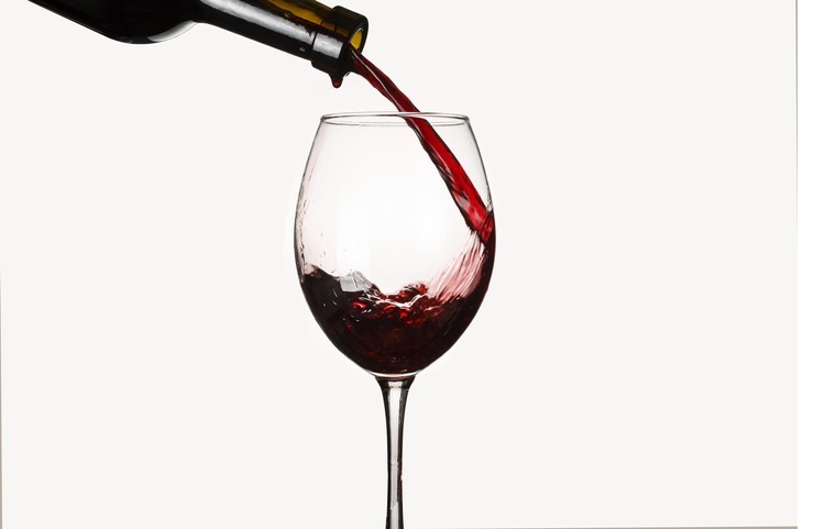 Pouring wine for oxygen