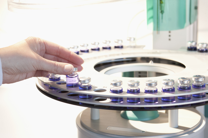 Degradation of metaldehyde through photolysis of TiO2 and H2O2